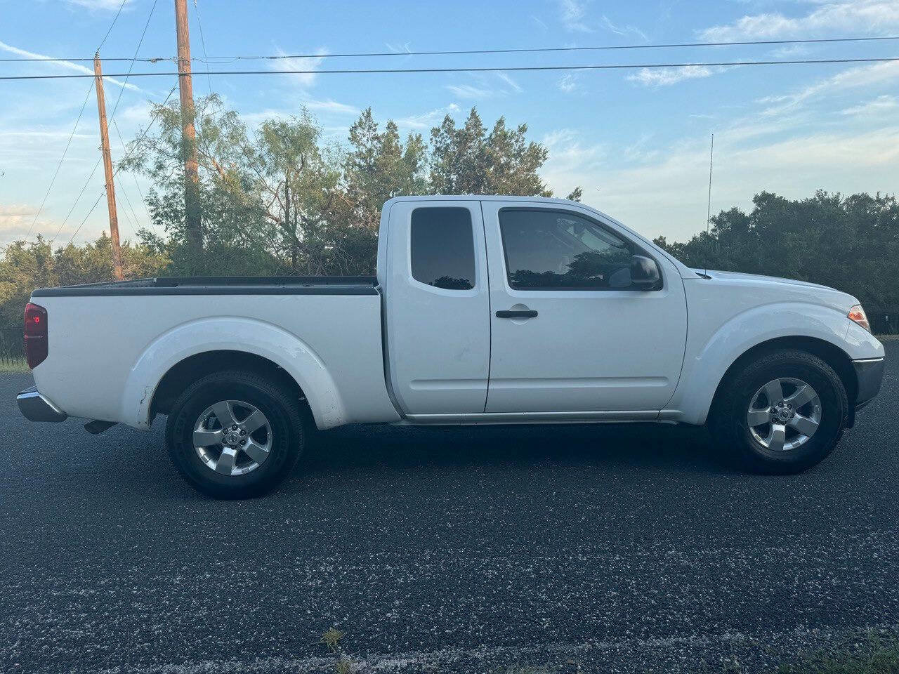 Used 2011 Nissan Frontier SV w/ SV Premium Utility Pkg RWD image 5