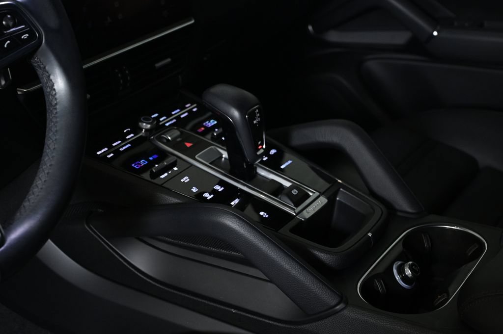 Certified 2023 Porsche Cayenne AWD/4WD image 20