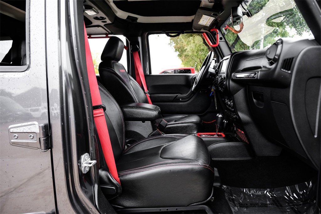 Used 2017 Jeep Wrangler Unlimited Rubicon image 35