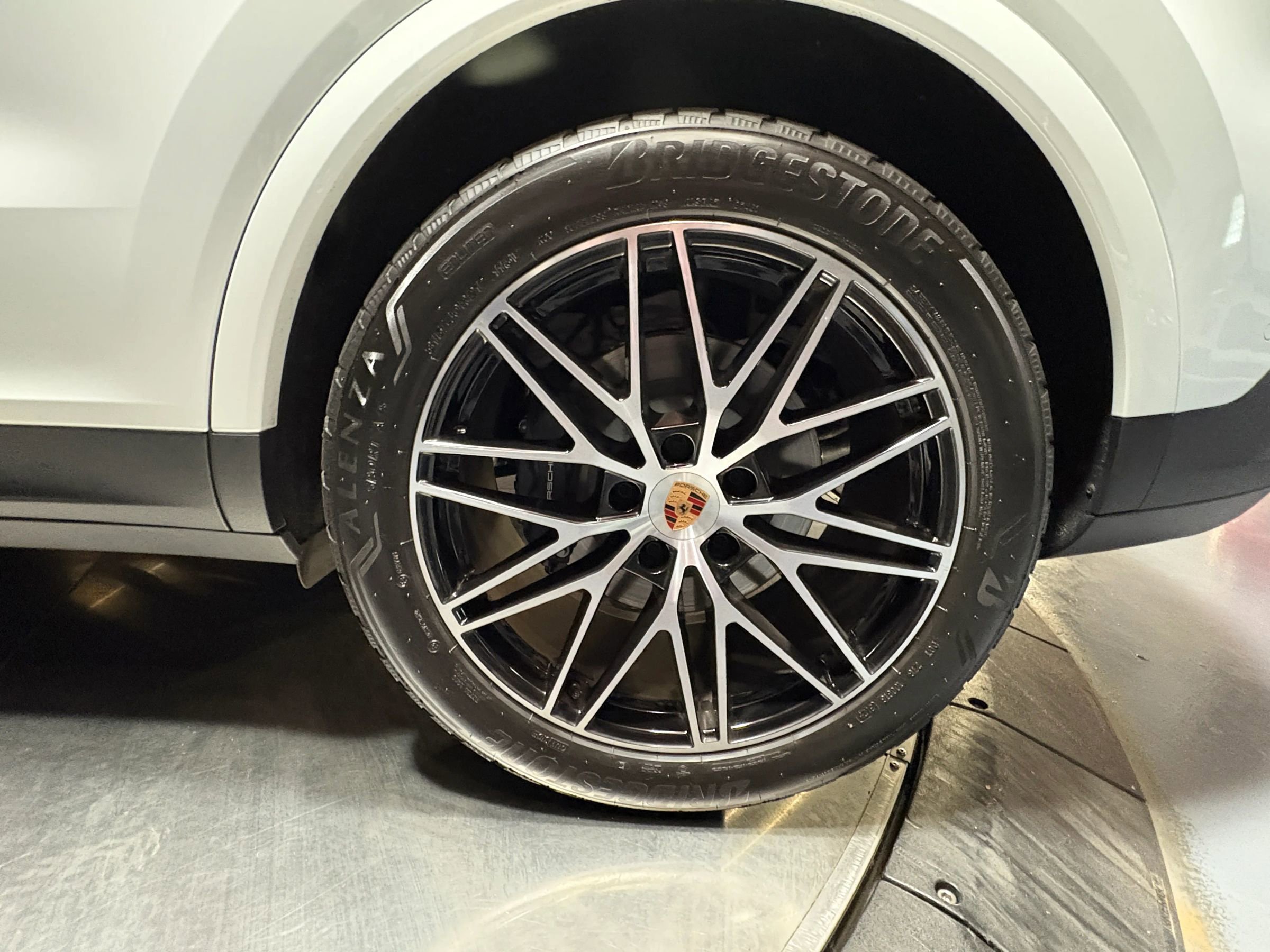 Used 2026 Porsche Cayenne image 29