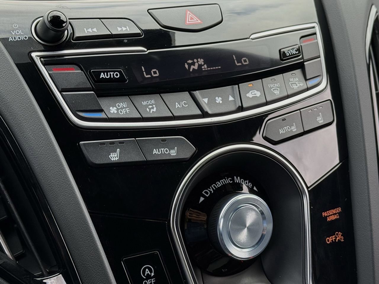 Used 2025 Acura RDX SH-AWD image 19