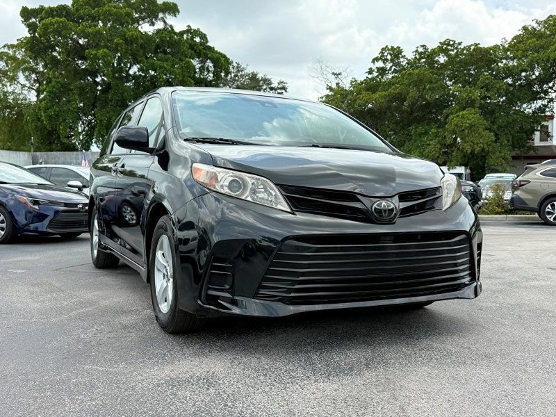 Used 2019 Toyota Sienna L FWD image 3