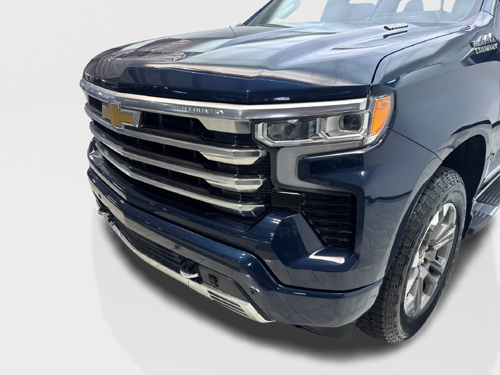 Used 2023 Chevrolet Silverado 1500 High Country w/ Technology Package AWD/4WD image 18