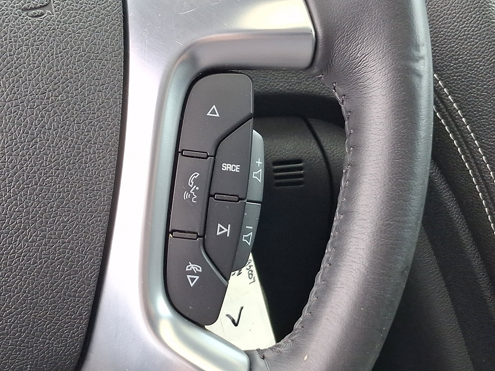 Used 2017 Chevrolet Traverse Premier image 23