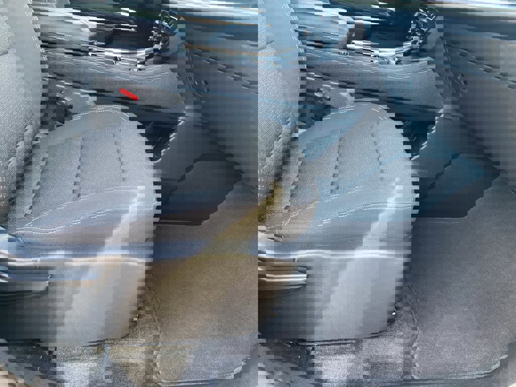 Used 2025 Chevrolet Traverse LT image 20