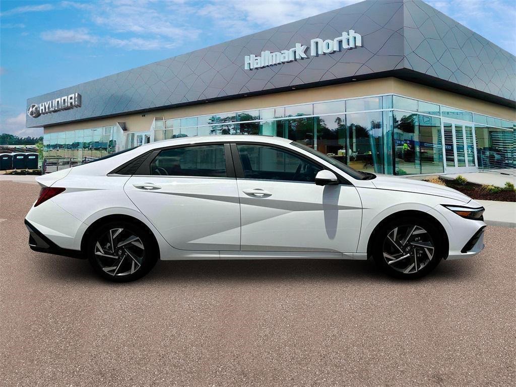 New 2025 Hyundai Elantra Limited image 9