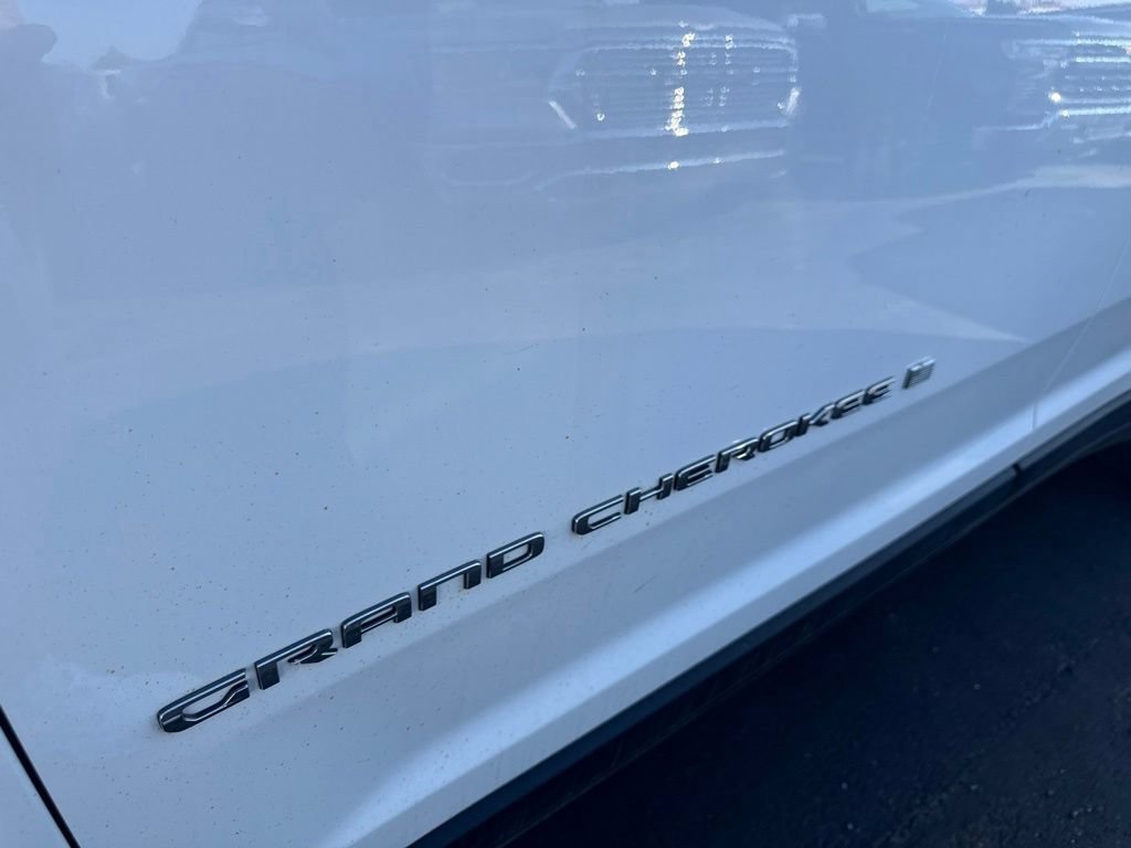 Certified 2023 Jeep Grand Cherokee Limited AWD/4WD image 11