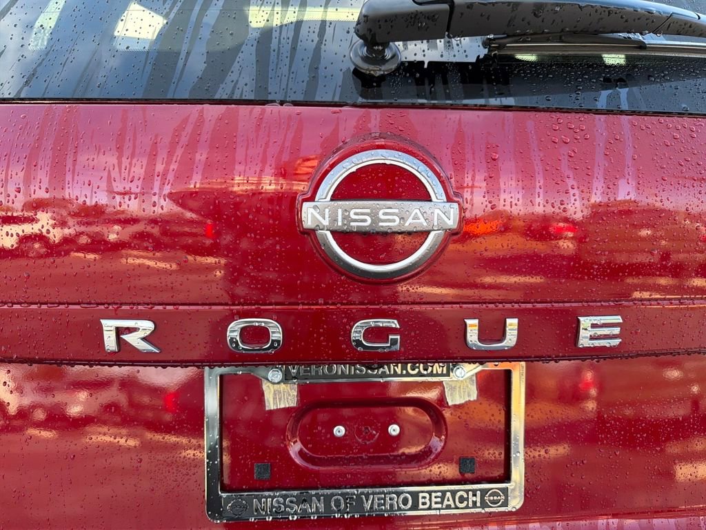 Used 2023 Nissan Rogue SL image 10