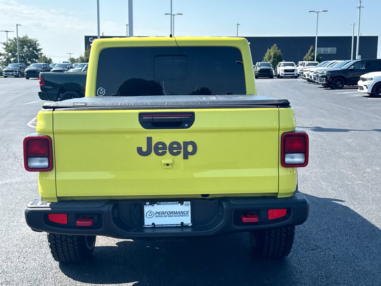 Used 2023 Jeep Gladiator Rubicon w/ Cold Weather Group AWD/4WD image 4