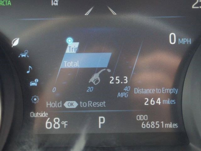 Used 2023 Toyota Camry XSE image 4