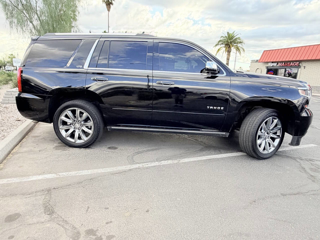 Used 2015 Chevrolet Tahoe LTZ image 9