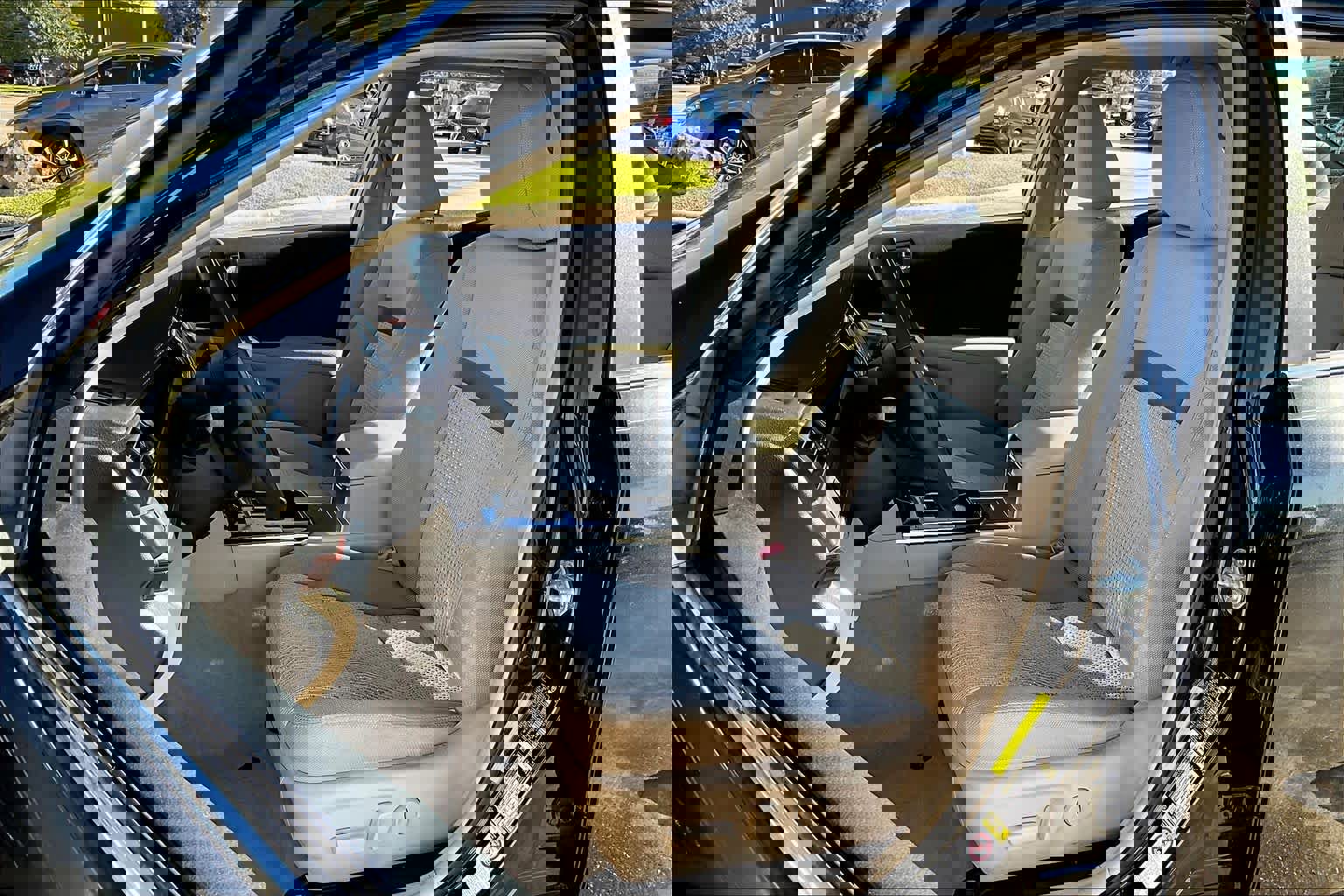 Used 2013 Toyota Camry L image 6