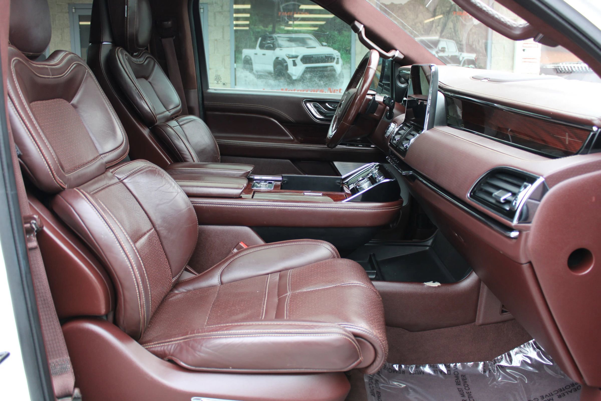 Used 2018 Lincoln Navigator L Black Label w/ Cargo Package image 7