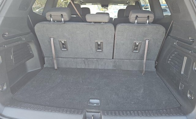 Used 2025 GMC Acadia Elevation image 12