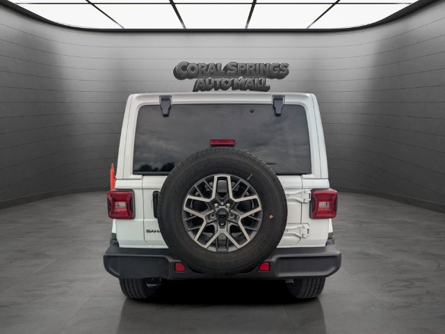 Used 2025 Jeep Wrangler Unlimited Sahara AWD/4WD image 6