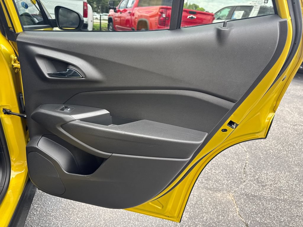Used 2025 Chevrolet Trax ACTIV w/ Sunroof Package FWD image 17