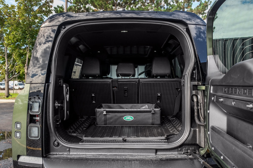 New 2026 Land Rover Defender 110 X-Dynamic SE AWD/4WD image 9