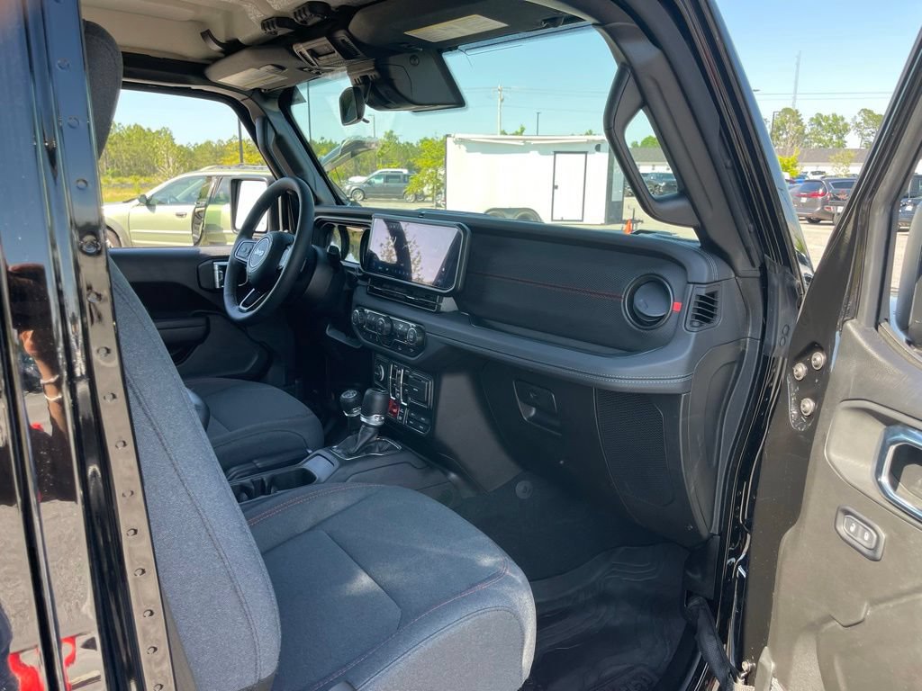 Certified 2025 Jeep Gladiator Rubicon w/ Convenience Group AWD/4WD image 37