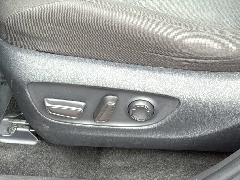 Used 2025 Toyota RAV4 XLE FWD image 14