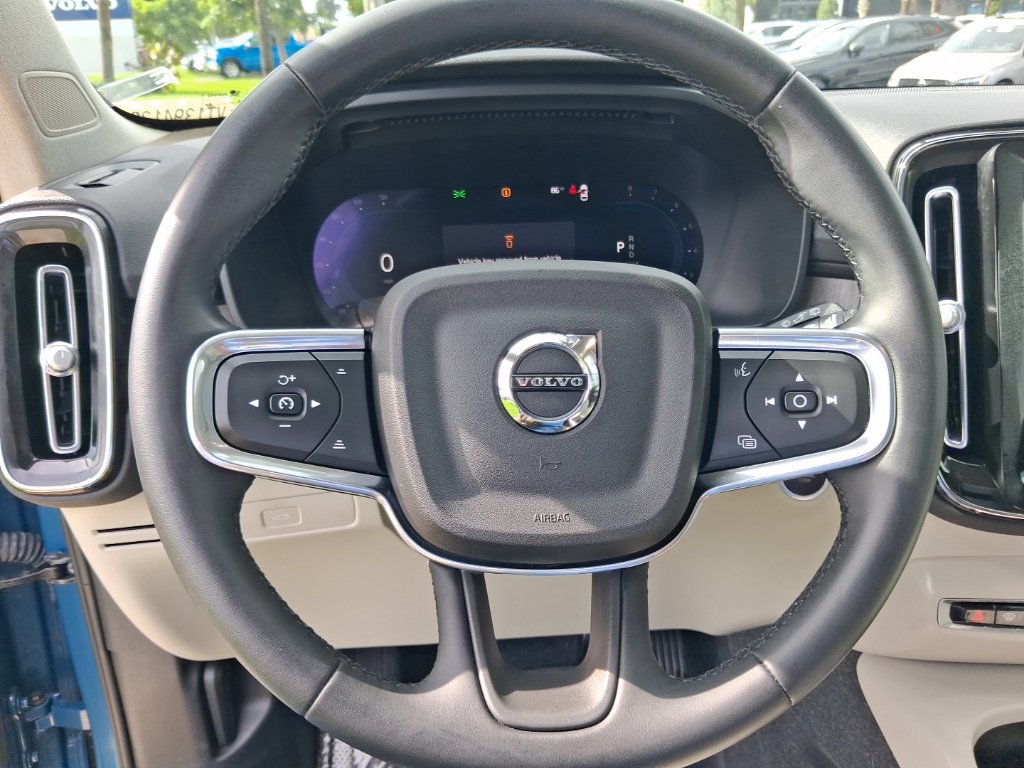 Used 2025 Volvo XC40 B5 Ultra w/ Protection Package Premier AWD/4WD image 17
