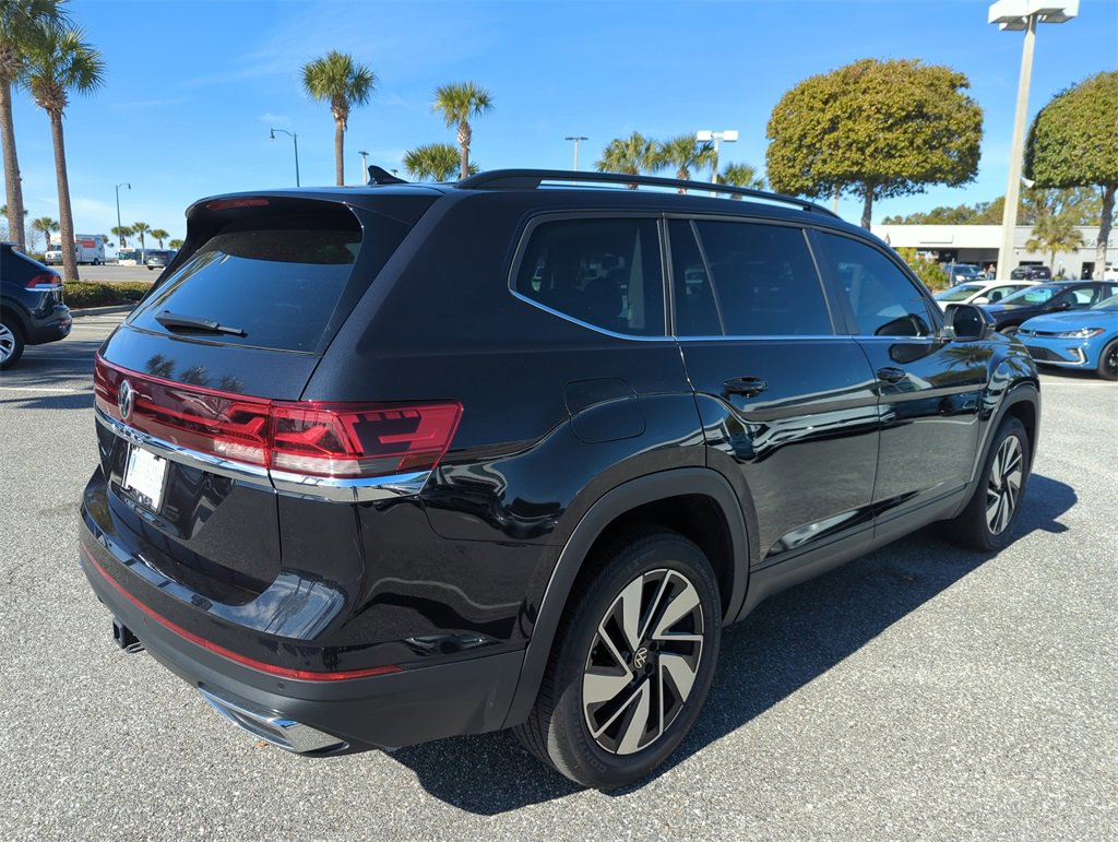 Used 2025 Volkswagen Atlas SE image 6