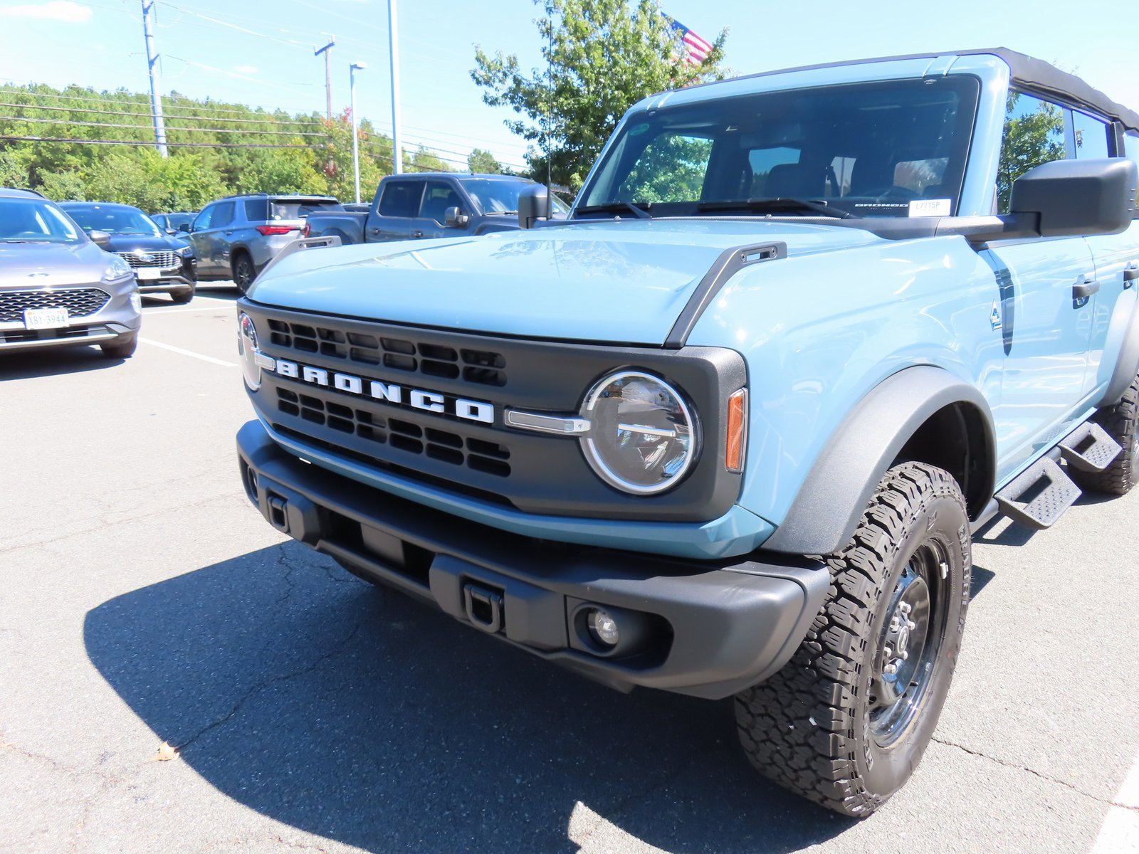 Used 2023 Ford Bronco Black Diamond image 10