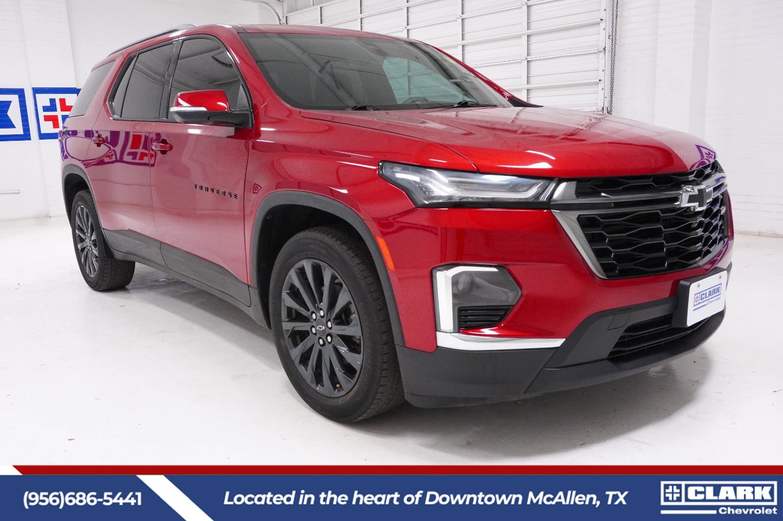 Used 2023 Chevrolet Traverse RS image 3