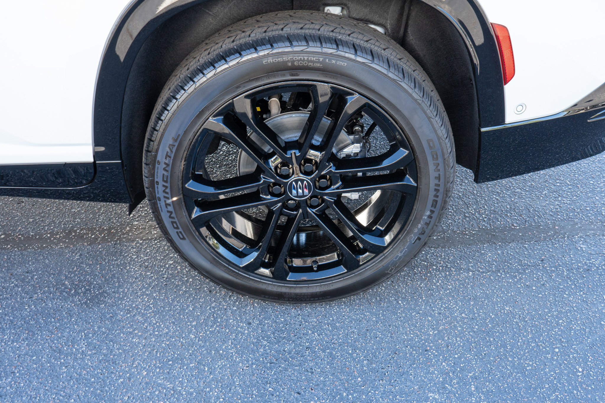 New 2026 Buick Enclave Sport Touring w/ Super Cruise Package image 9