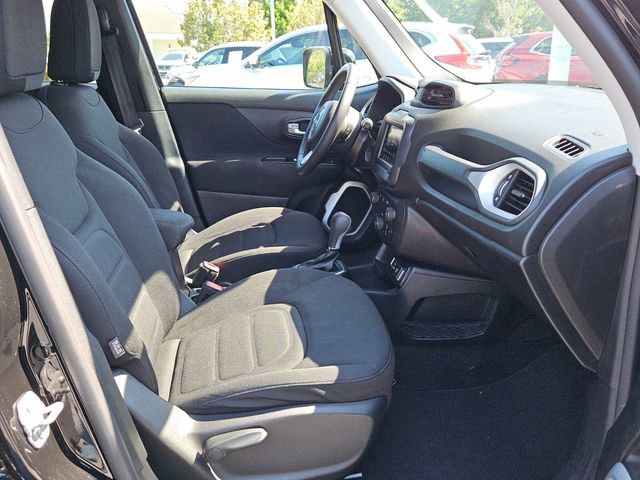 Used 2018 Jeep Renegade Latitude FWD image 15