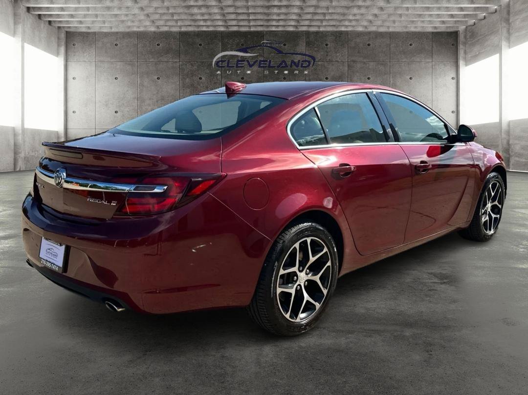Used 2017 Buick Regal Sport Touring FWD image 3