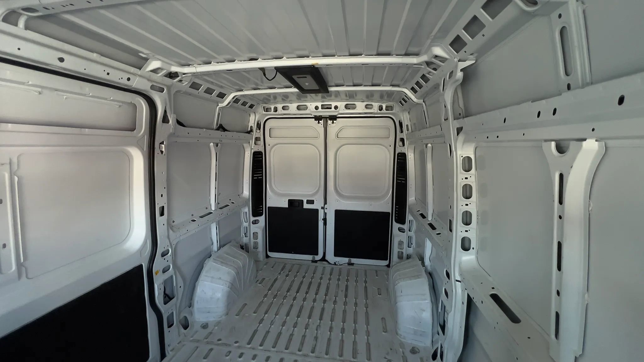 Used 2025 RAM ProMaster 2500 w/ Convenience Group FWD image 28