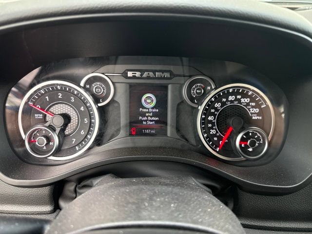 Used 2025 RAM 1500 Big Horn AWD/4WD image 3