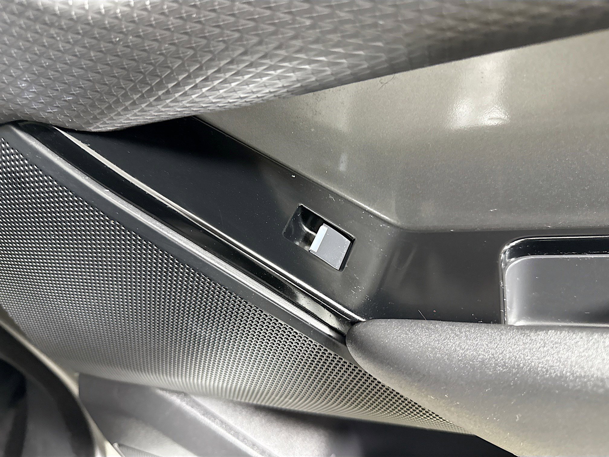 Used 2022 Land Rover Range Rover Velar S image 29