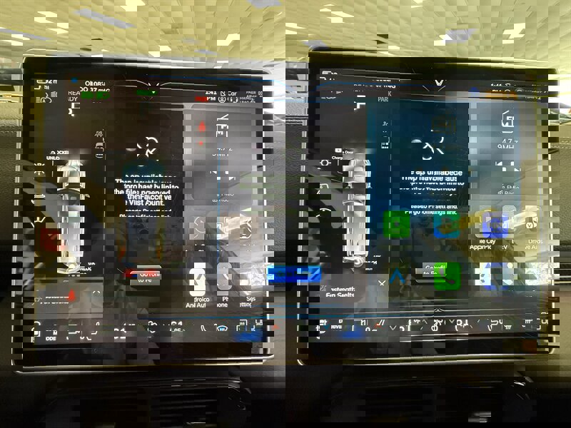 Used 2025 VinFast VF 8 Eco image 20