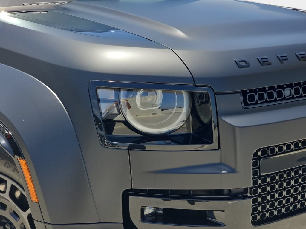 New 2026 Land Rover Defender 110 OCTA AWD/4WD image 33