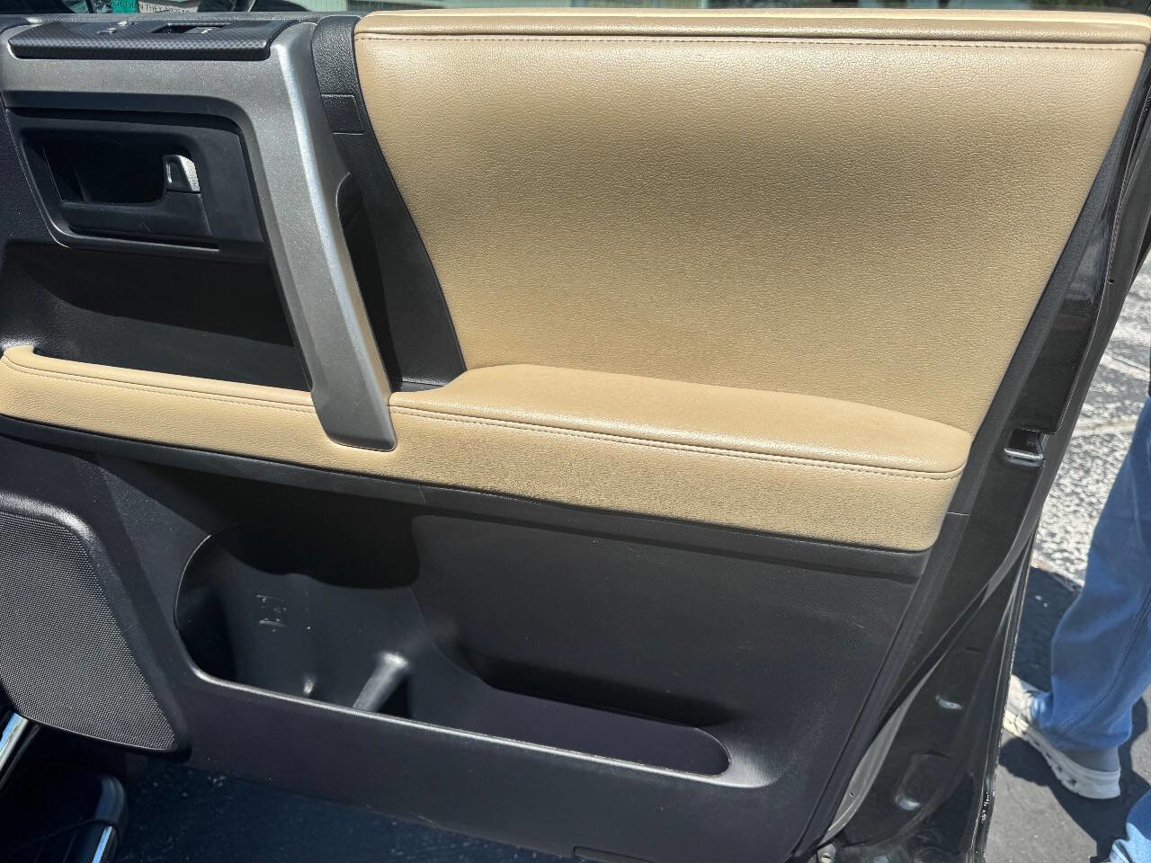 Used 2013 Toyota 4Runner SR5 image 7