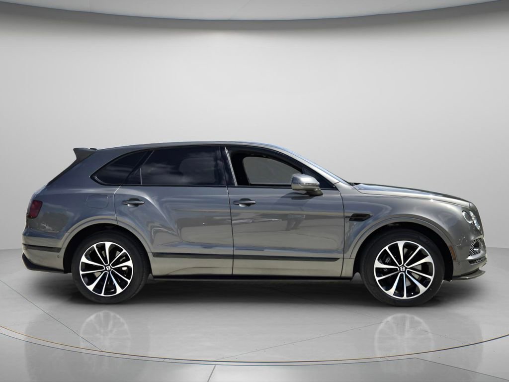 Used 2018 Bentley Bentayga image 4