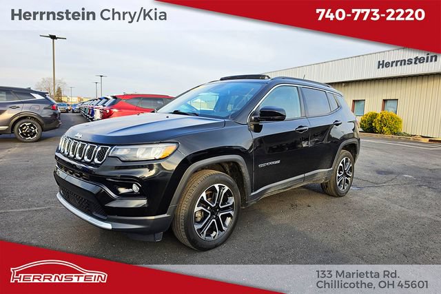 Used 2023 Jeep Compass Limited w/ Sun and Sound Group AWD/4WD image 3