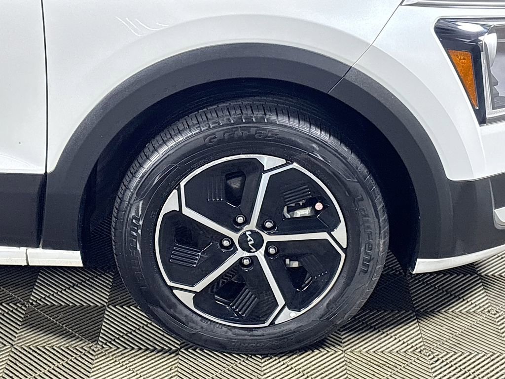 Certified 2023 Kia Niro LX image 23