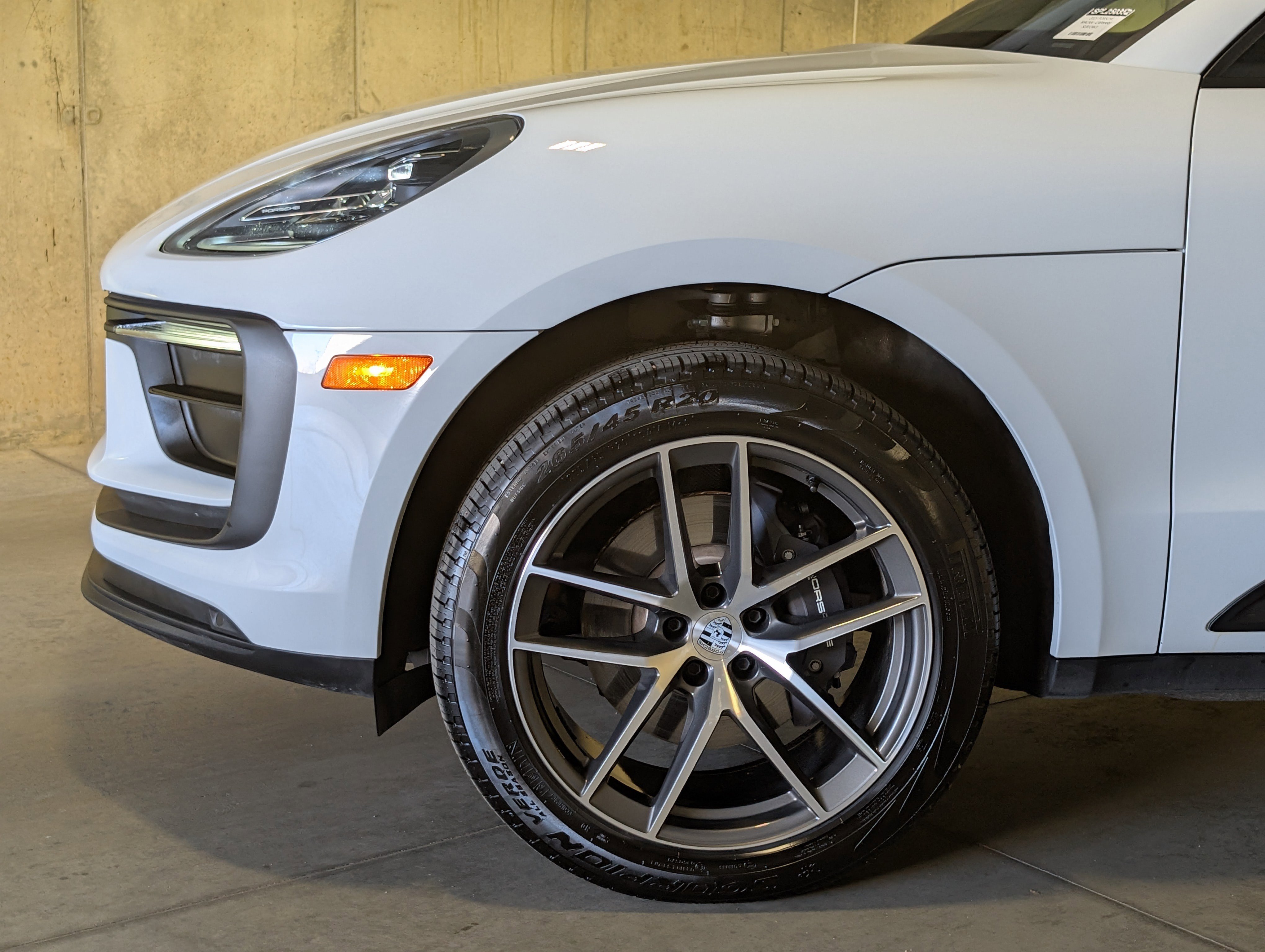 Certified 2025 Porsche Macan image 16