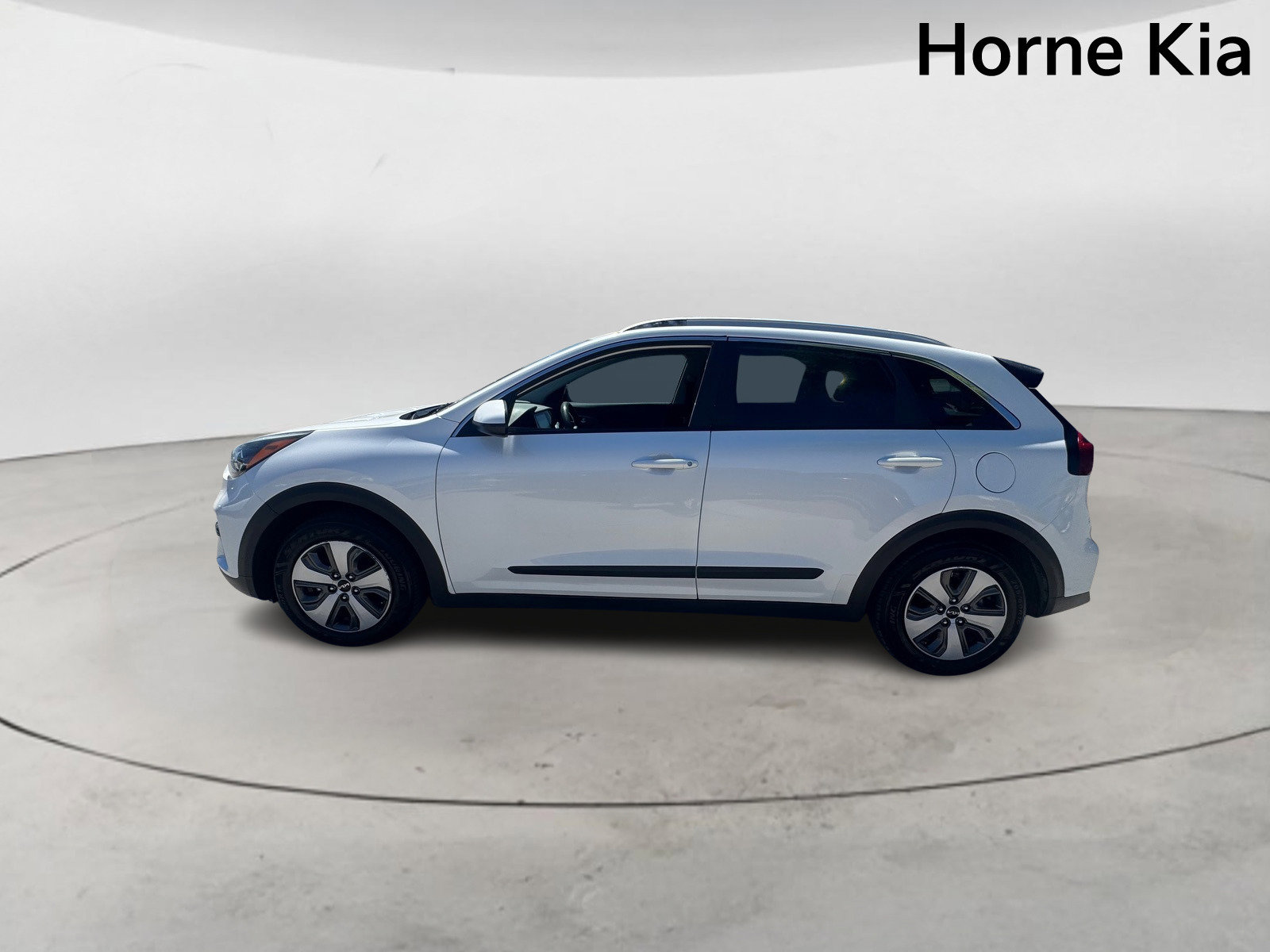 Used 2022 Kia Niro LX image 5