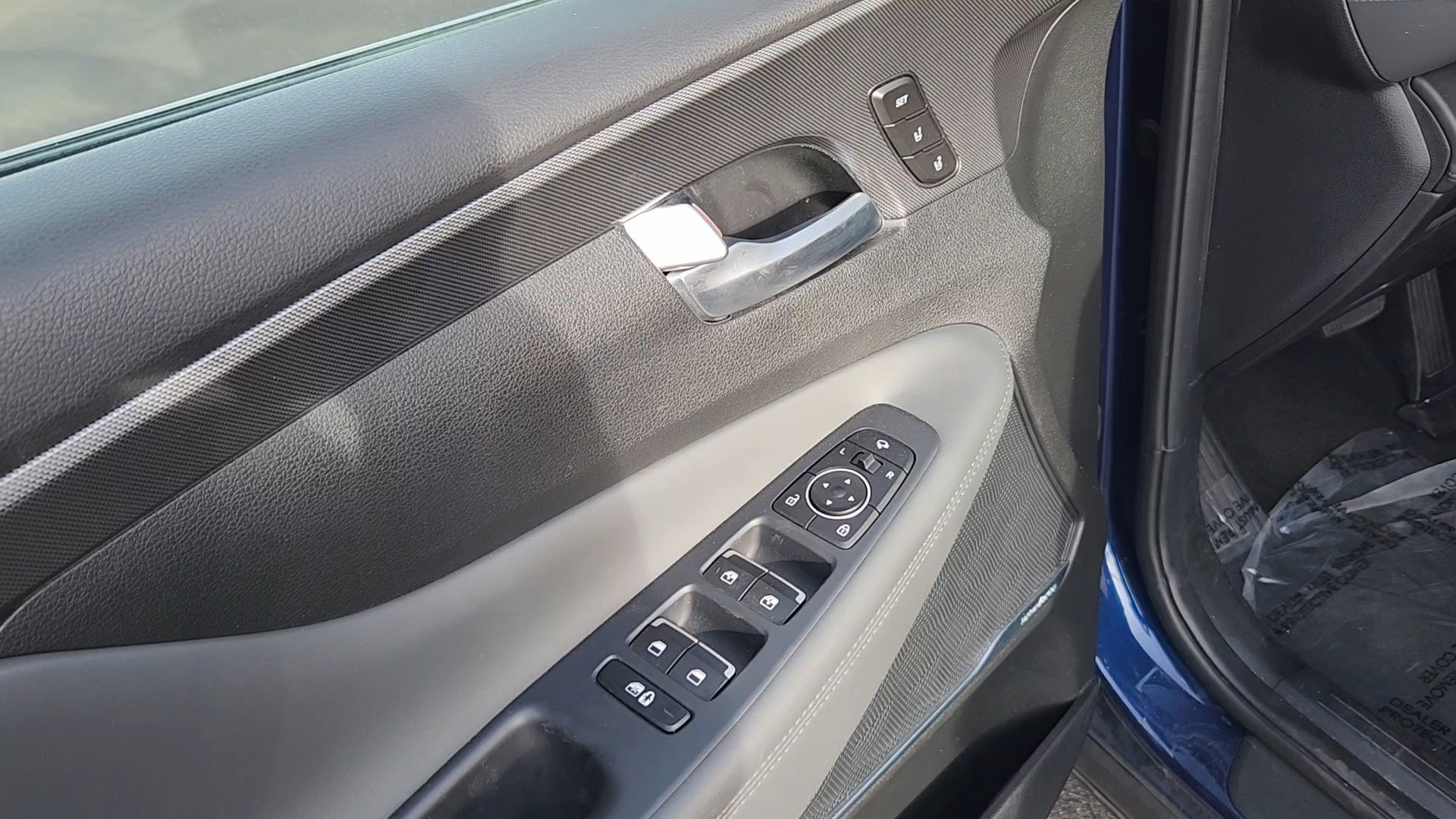 Used 2023 Hyundai Santa Fe Limited image 7