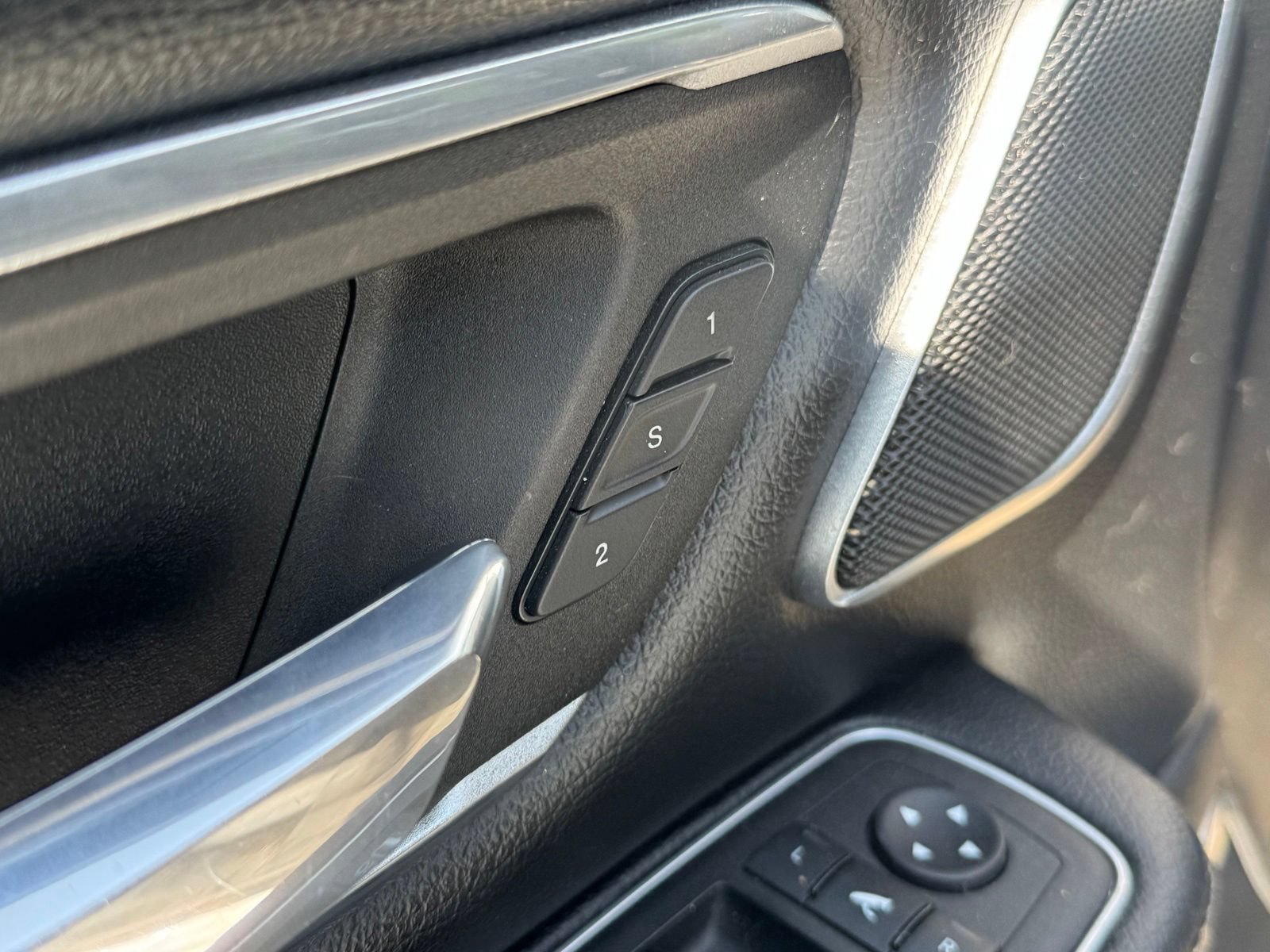 Used 2023 RAM 1500 Laramie AWD/4WD image 13