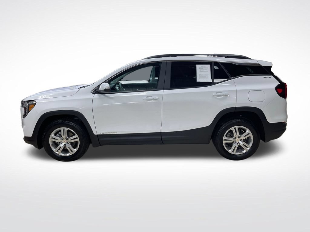 Used 2024 GMC Terrain SLE w/ Driver Convenience Package AWD/4WD image 2