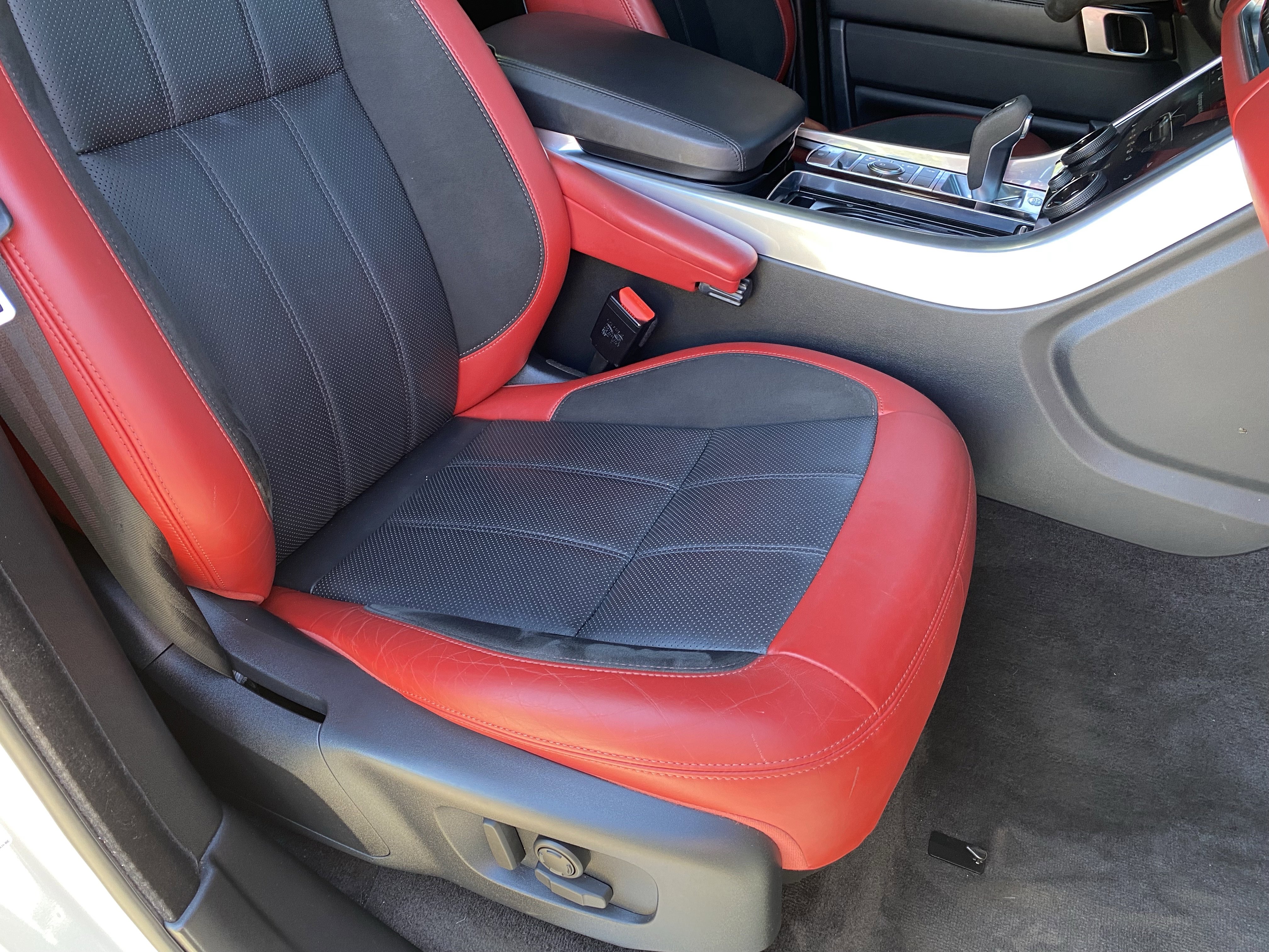 Used 2021 Land Rover Range Rover Sport HST image 10