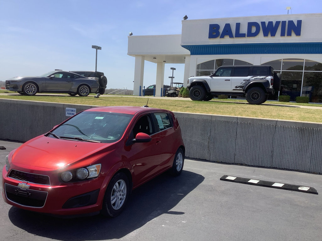 Used 2015 Chevrolet Sonic LT image 3
