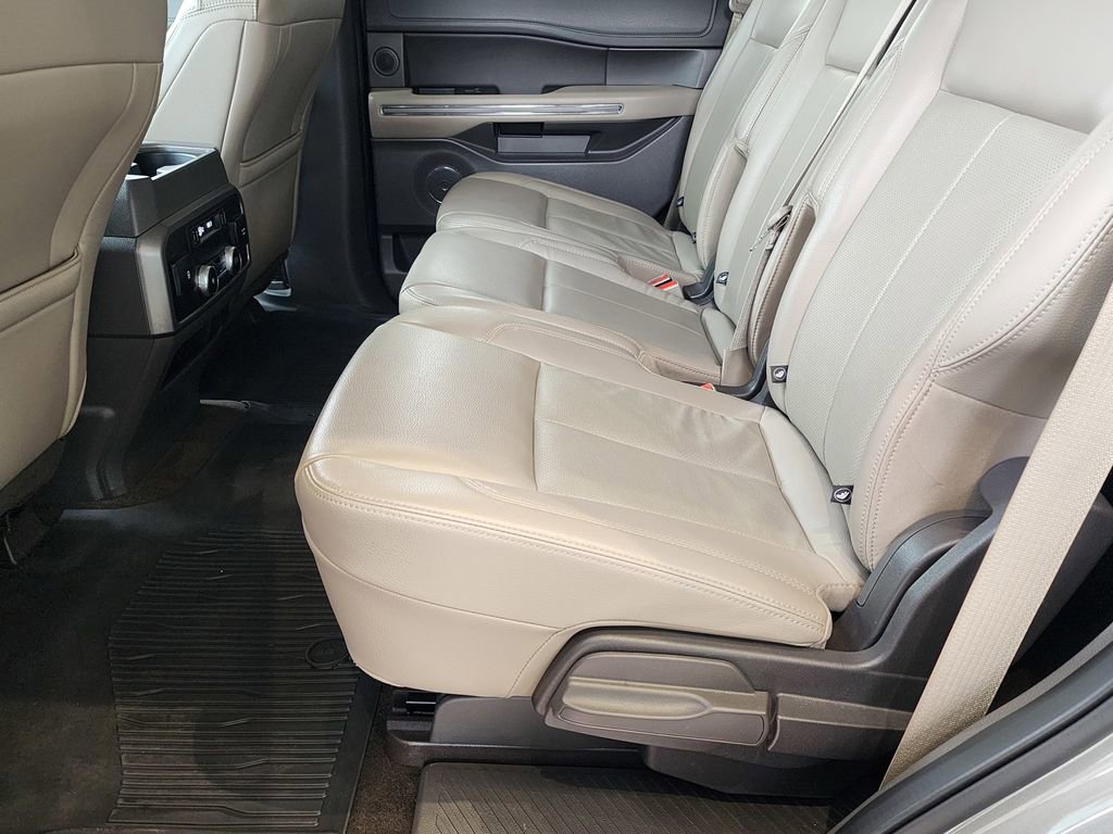 Used 2019 Ford Expedition XLT w/ Equipment Group 202A RWD image 16