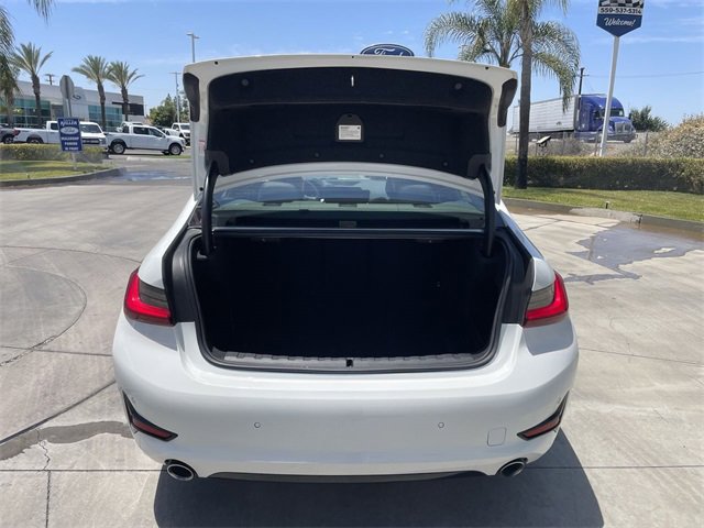 Used 2022 BMW 330i Sedan w/ Driving Assistance Package image 27