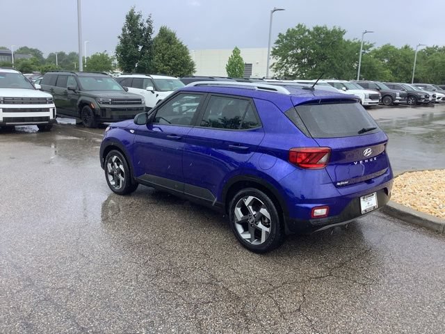 Certified 2025 Hyundai Venue SEL FWD image 4