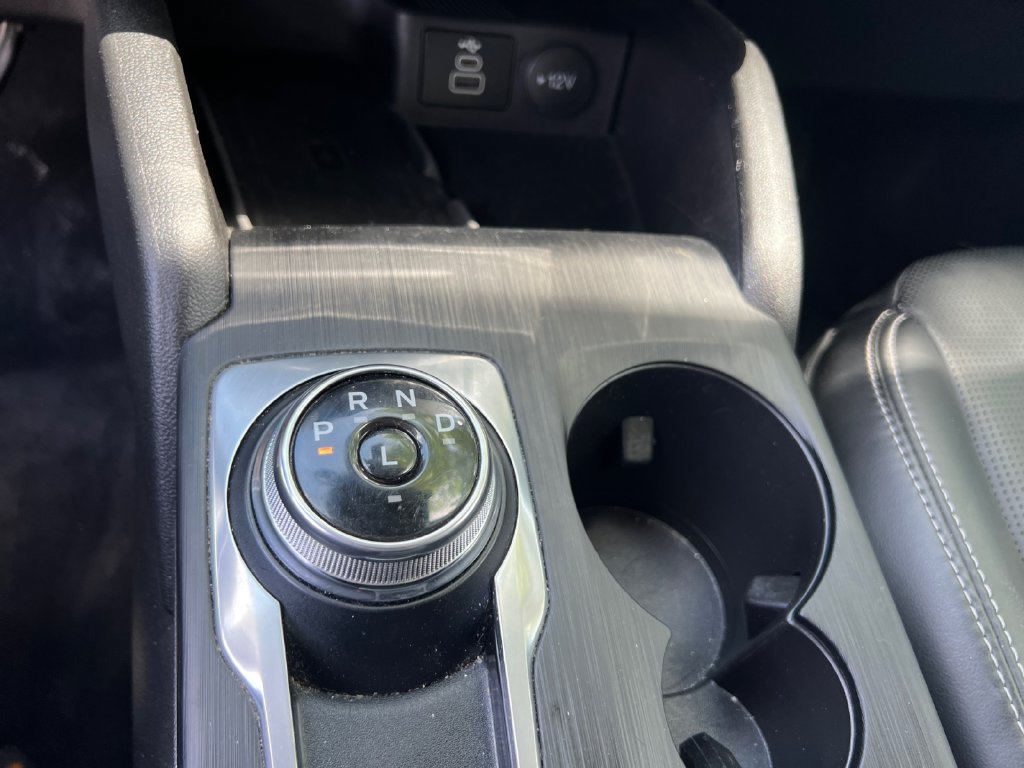 Used 2025 Ford Escape Platinum AWD/4WD image 21